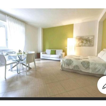Centro Citta Train Station Apartment แบร์กาโม ภายนอก รูปภาพ