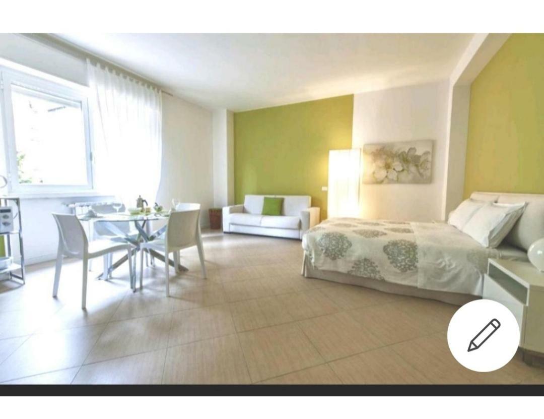 Centro Citta Train Station Apartment แบร์กาโม ภายนอก รูปภาพ